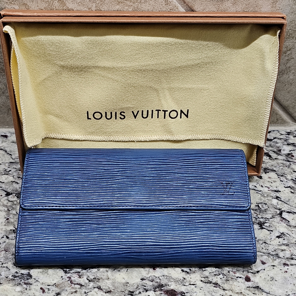 Louis Vuitton Epi Blue Sarah Wallet